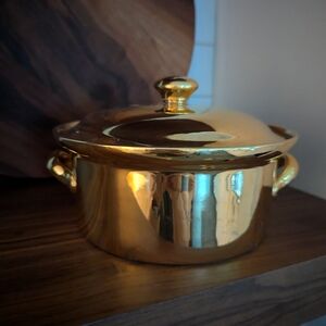 Vintage Hall Golden Globe Carbone covered casserole